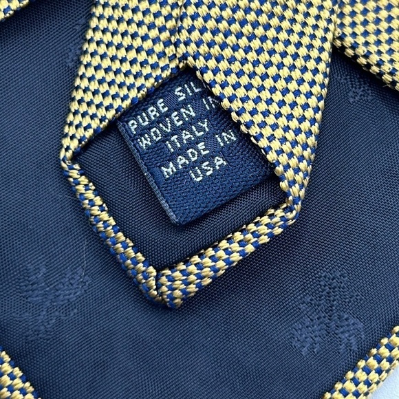 Brooks Brothers Gorgeous Diamond Tie 100% Silk - Picture 5 of 5